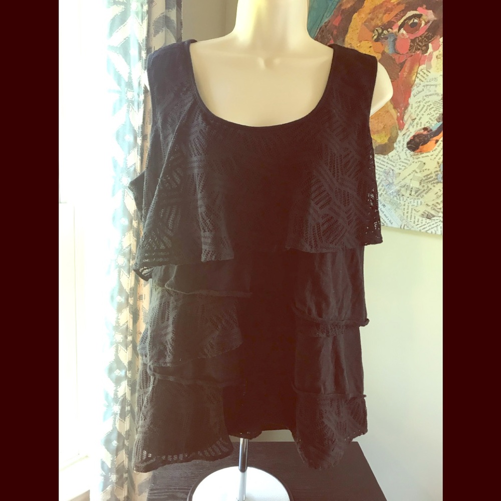 EUC - Liz Claiborne tiered tank top